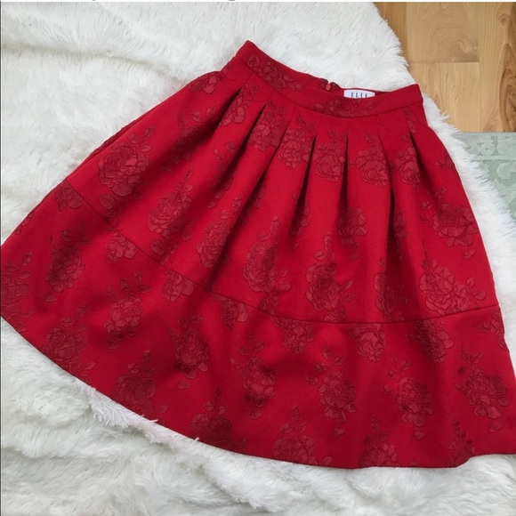 HOST PICK 2/21! ELLE // red pleated floral midi skirt - Picture 2 of 7
